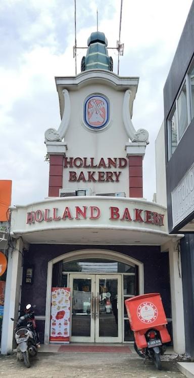 HOLLAND BAKERY PARUNG - BOGOR