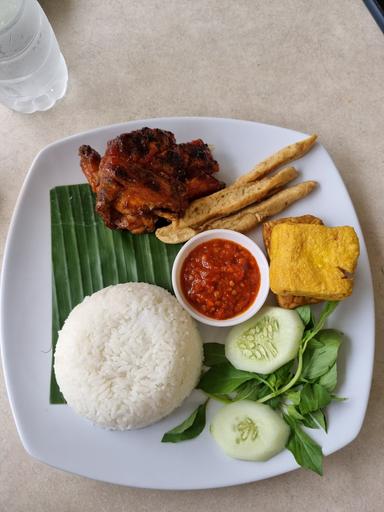 AYAM BAKAR KAMBAL - PASAR MINGGU