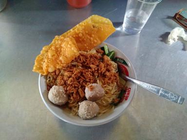 MIE AYAM ENGKOH A HIN