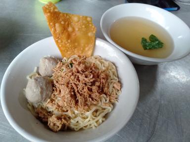 MIE AYAM ENGKOH A HIN