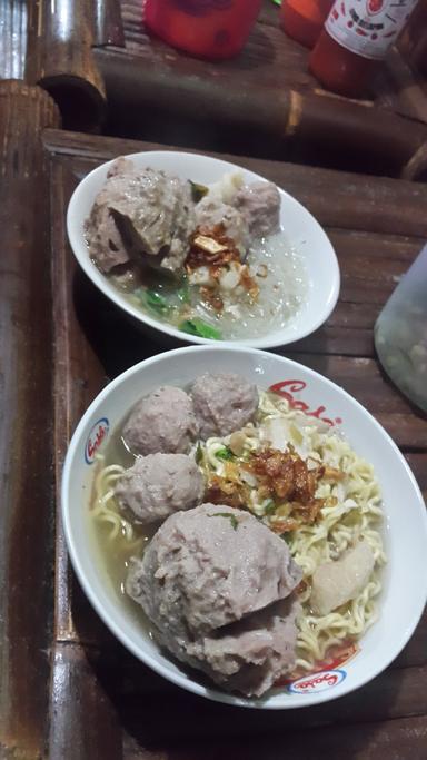 BAKSO MIE AYAM KOTA PAKDE KUMIS