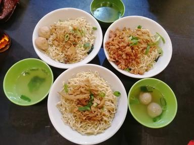 MIE AYAM MUKBANG KALISARI