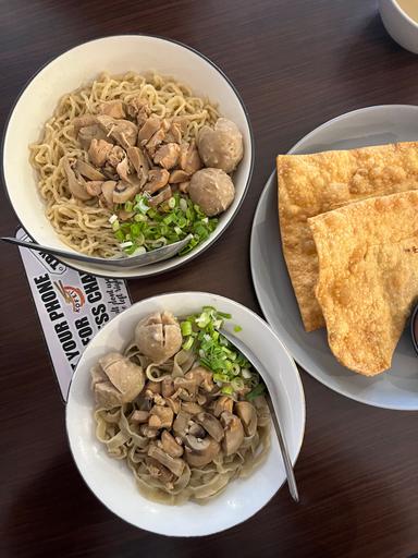 BAKMI SIANTAR LINA PLUIT