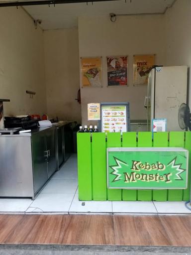 KEBAB MONSTER PLUIT