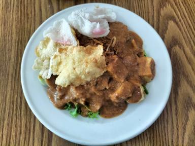 LAKSA MEDAN NYONYA GUAT