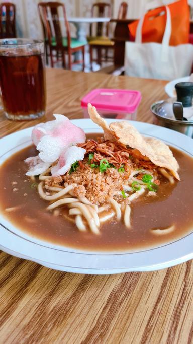 LAKSA MEDAN NYONYA GUAT