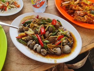 SEAFOOD & IKAN BAKAR SINAR MUARA ANGKE