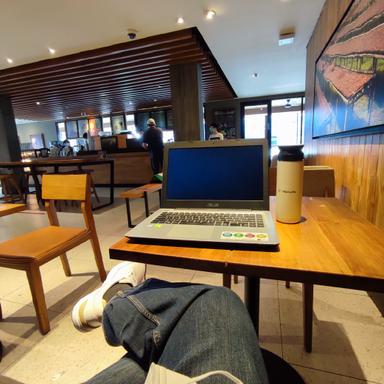 STARBUCKS MUARA KARANG