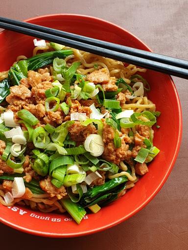 BAKMI AYAM BANGKA HENDRI - KIKY