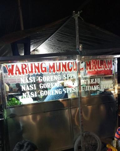 WARUNG MAKAN MUNCUL MALAM