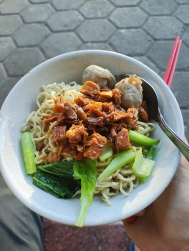 MIE AYAM SUYITNO  PANIN CIDENG