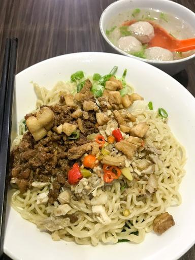 BAKMI PEJAGALAN PLUIT KARANG