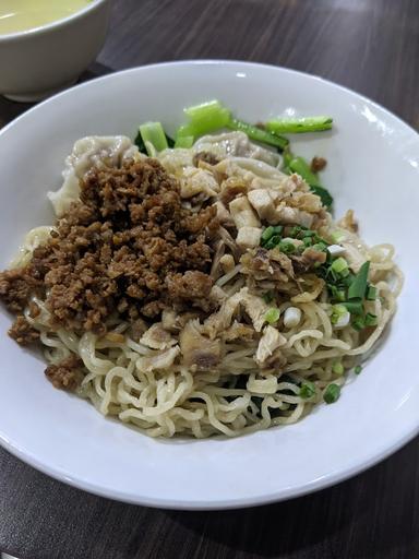 BAKMI PEJAGALAN PLUIT KARANG