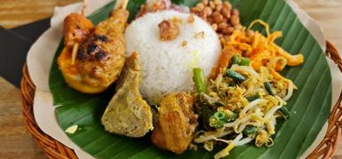 AYAM BETUTU KHAS GILIMANUK BALI, RAWAMANGUN