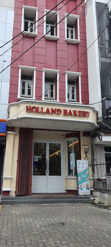 HOLLAND BAKERY PEGAMBIRAN