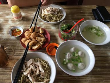 BAKMI KARET KREKOT