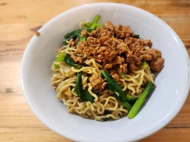 BAKMI LILI - SAWAH BESAR