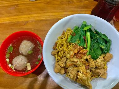 BAKSO RUSUK SAMANHUDI