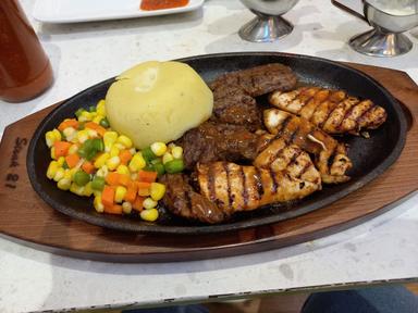 STEAK 21 - PENDOPO LIVING WORLD ALAM SUTERA