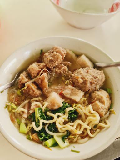 BAKSO GAJAH MUNGKUR PAK MIN