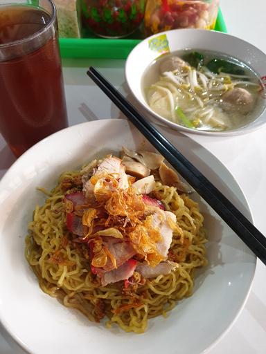 RUMAH MAKAN PONDOK NIKMAT