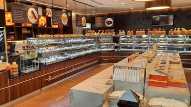 HOLLAND BAKERY - HAYAM WURUK