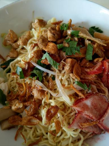 BAKMI BAGAN AHONG