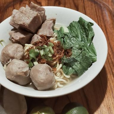 PONDOK BAKSO MIE AYAM DUADARA DARI MASA KE MASA