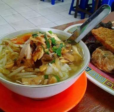 SOTO KUDUS AYAM KAMPUNG/NASI GANDUL MBAH DI