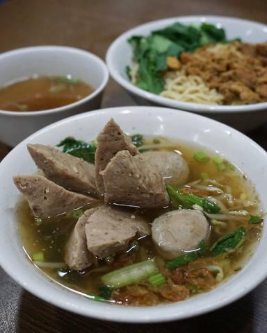 BAKSO RUSUK SAMANHUDI TANAH ABANG