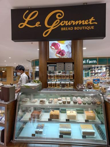 LE GOURMET - PLAZA SENAYAN