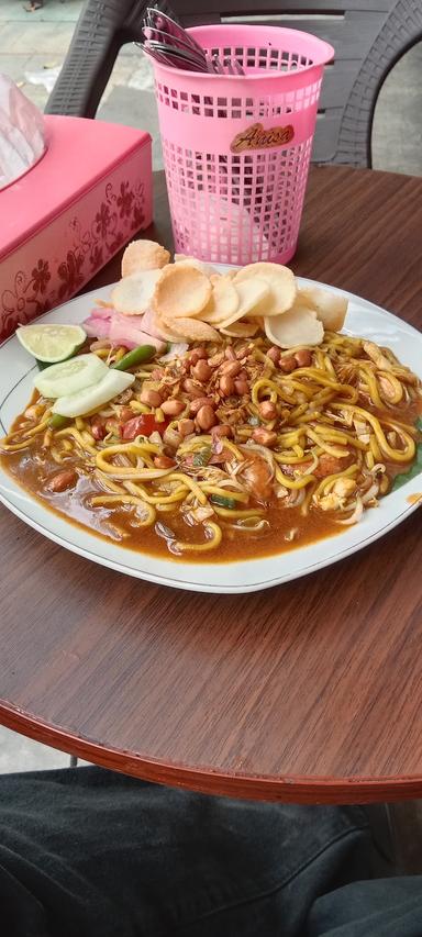 MIE ACEH PERTAMA