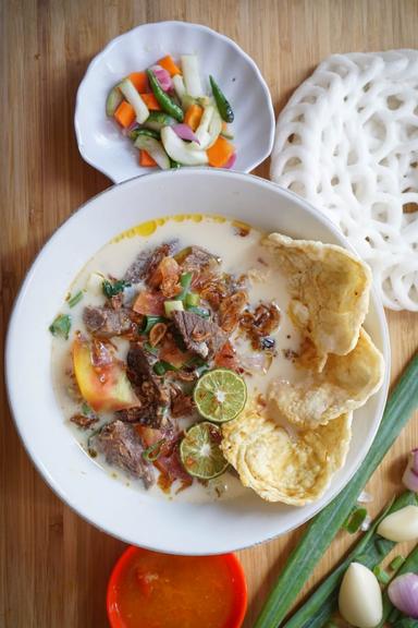 SOTO DAN SOP KHAS BETAWI BANG NAWI SUNTER