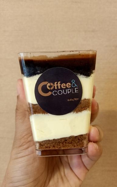 COFFEE AND COUPLE CAFE TEBET