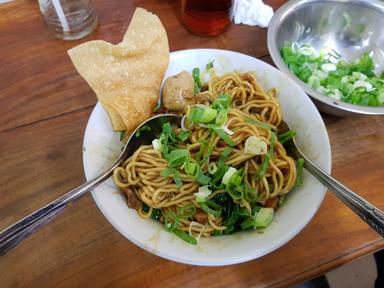 MIE AYAM BAKSO YUNUS