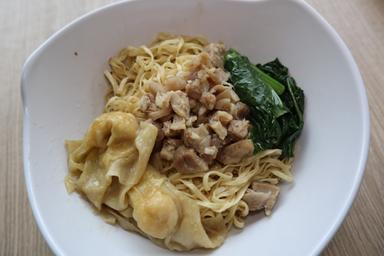 MIE AYAM PAPI GENDUT