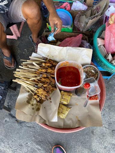 SATE BABI PAK YUN SIGARAN