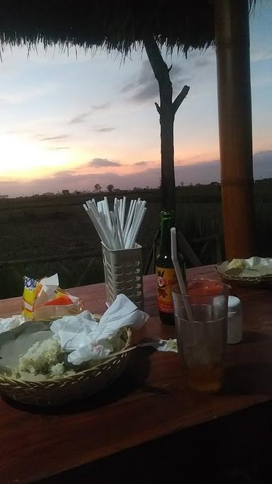 WARUNG BE GENYOL BU YEYEN