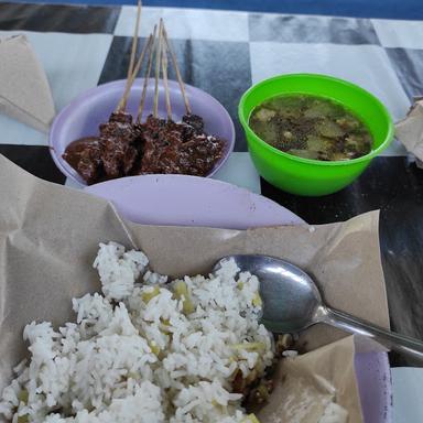 WARUNG SATE JATI LUWIH