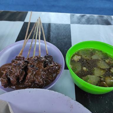 WARUNG SATE JATI LUWIH