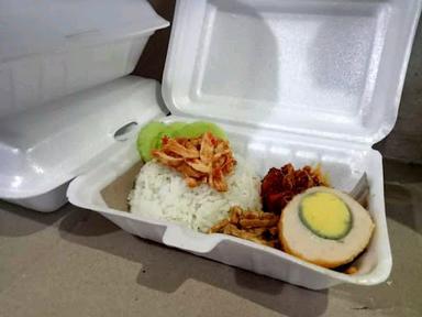 WARUNG NASI KURNIATI