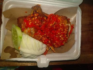 AYAM GEPUK SAMBAL NYONYOR