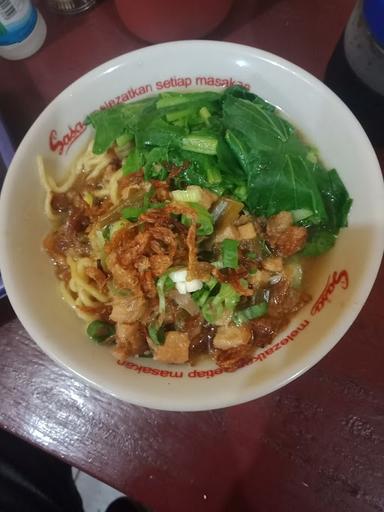 MIE AYAM BAKSO SOTO POJOK ECO