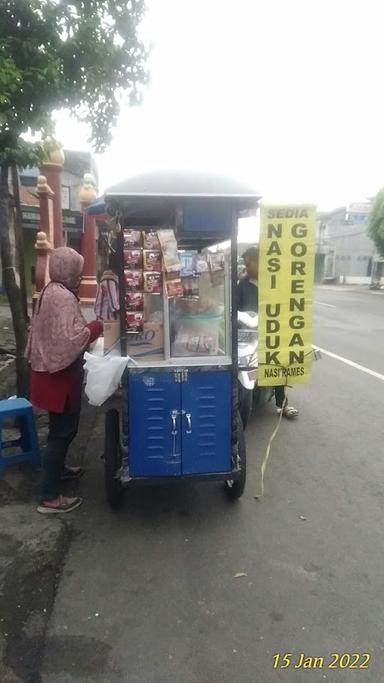 NASI UDUK BU ER