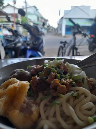 BAKSO & MIE AYAM SOLO WONOGIRI