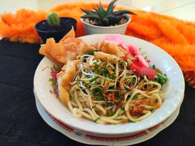 BAKSO & MIE KOPYOK