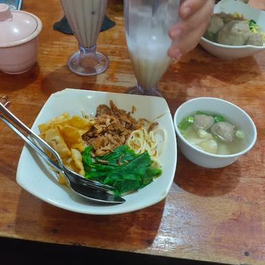 BAKSO MANGKOK LARAS