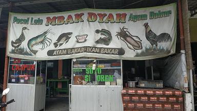 PECEL LELE MBAK DYAH