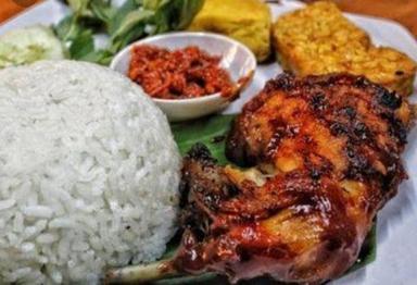 RM. AYAM BAKAR SOPONYONO