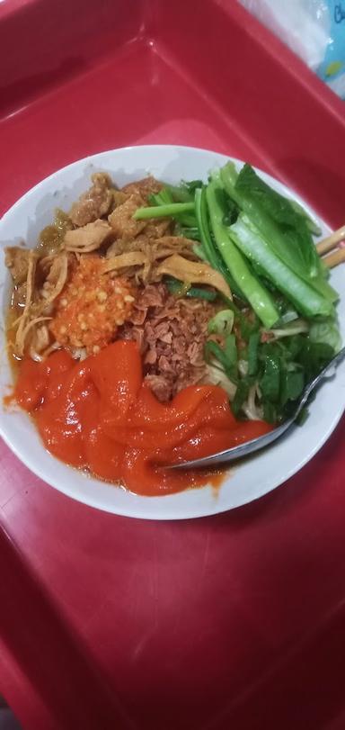 MIE AYAM SELOJA